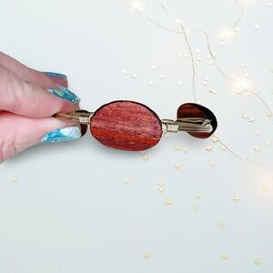 5177u. Wood Oval Stone Wire Bracelet